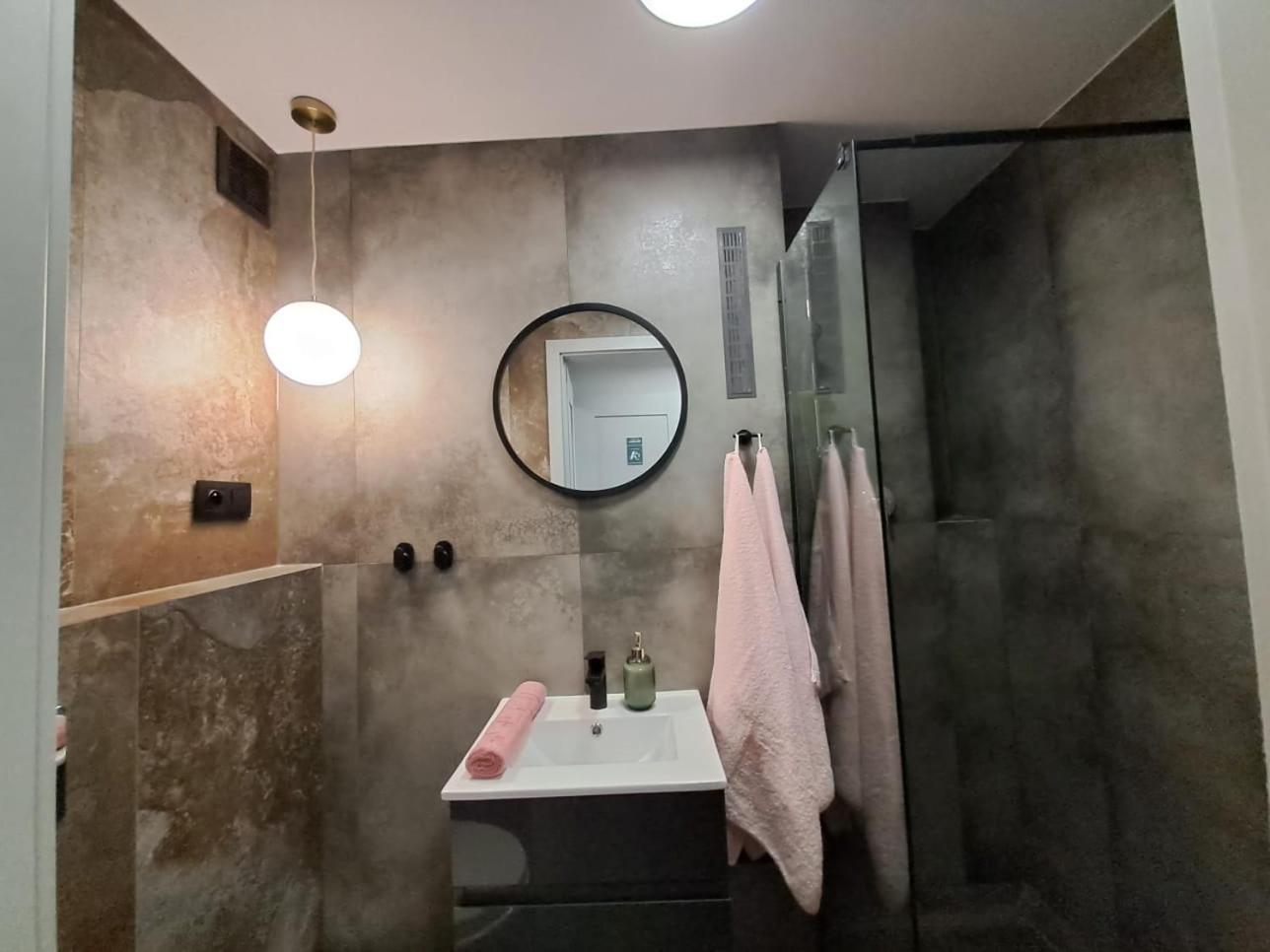 Dk Apartamenty Hotelove Lötzen Exterior foto