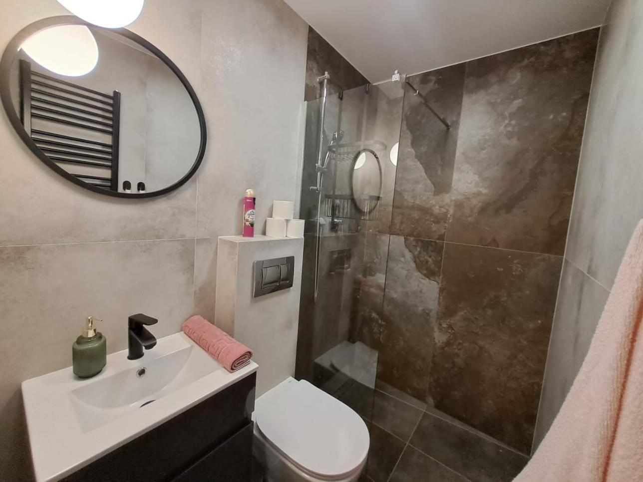 Dk Apartamenty Hotelove Lötzen Exterior foto